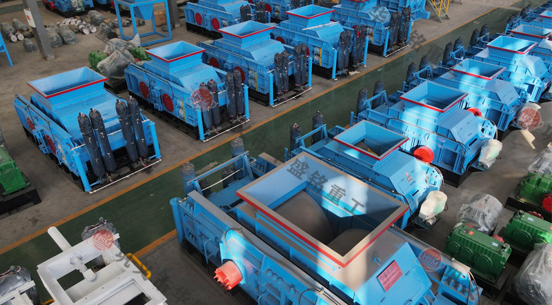 數控液壓對輥破碎機輥皮壽命大概多久呢？市場報價多少錢呢？