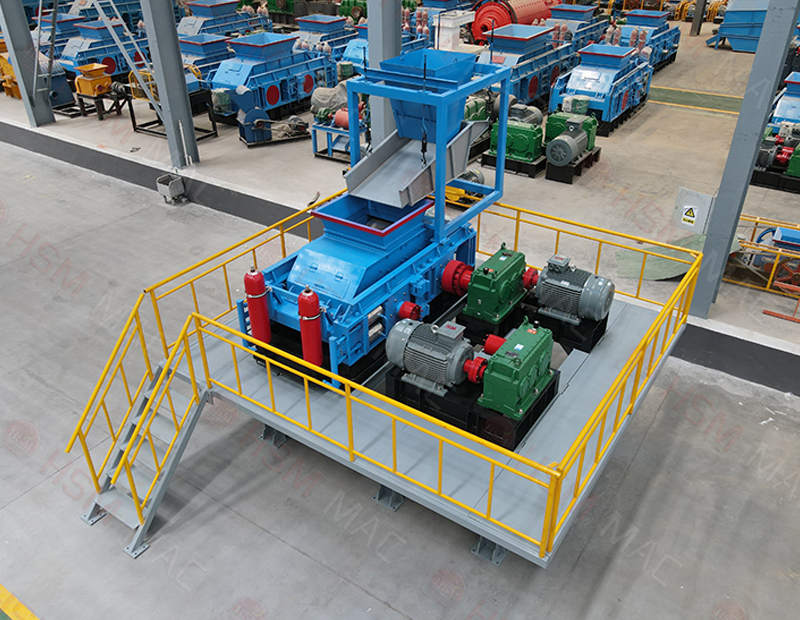 石灰巖破碎機，石灰巖制砂機，大型液壓對輥制砂機價格，對輥制砂機型號